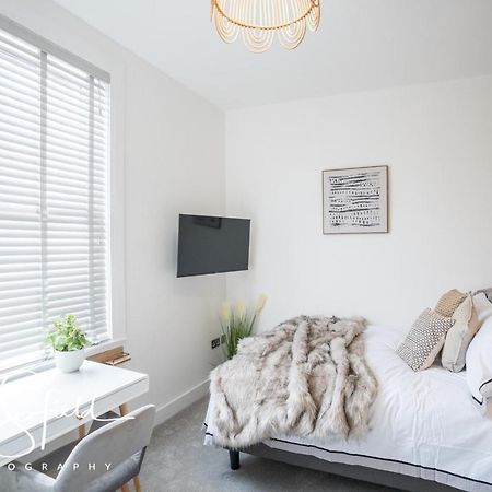 Boutique Nights Lejlighedshotel Eastbourne Eksteriør billede
