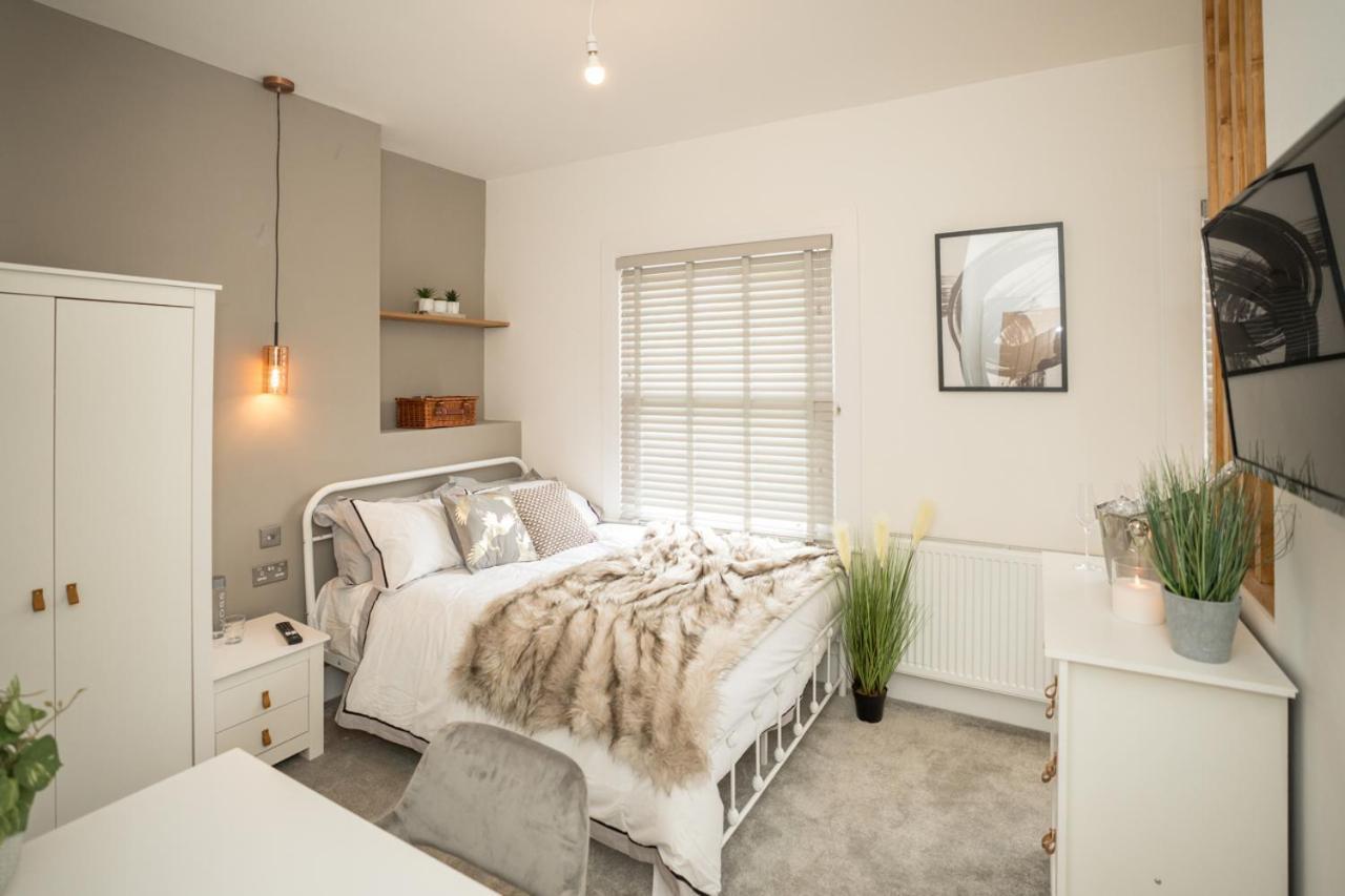 Boutique Nights Lejlighedshotel Eastbourne Eksteriør billede