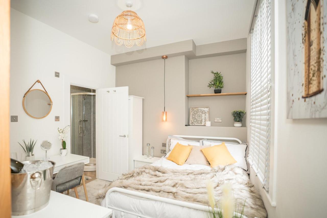 Boutique Nights Lejlighedshotel Eastbourne Eksteriør billede